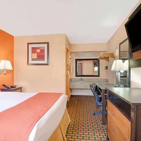 Days Inn By Wyndham Independence Extérieur photo