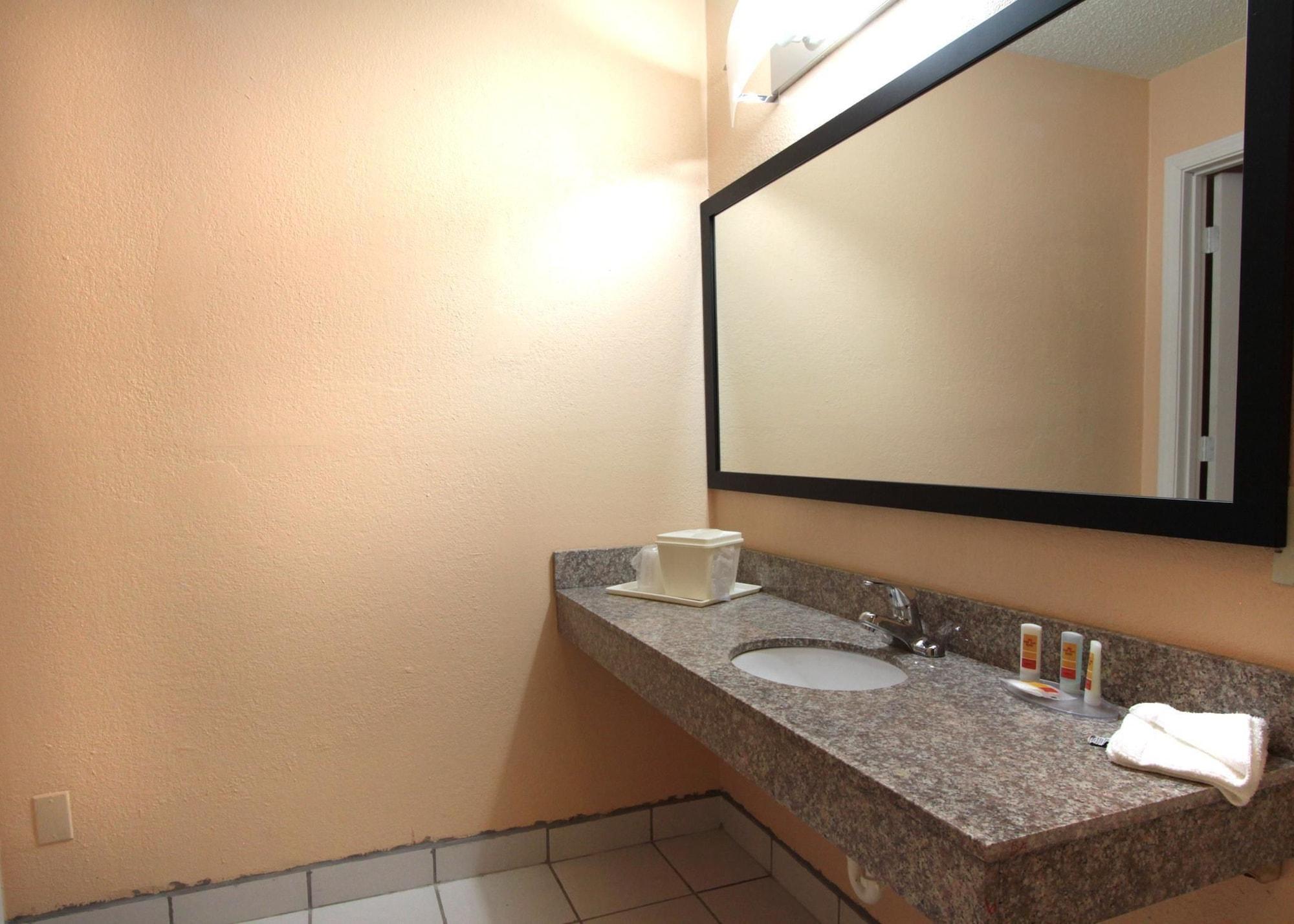 Days Inn By Wyndham Independence Extérieur photo