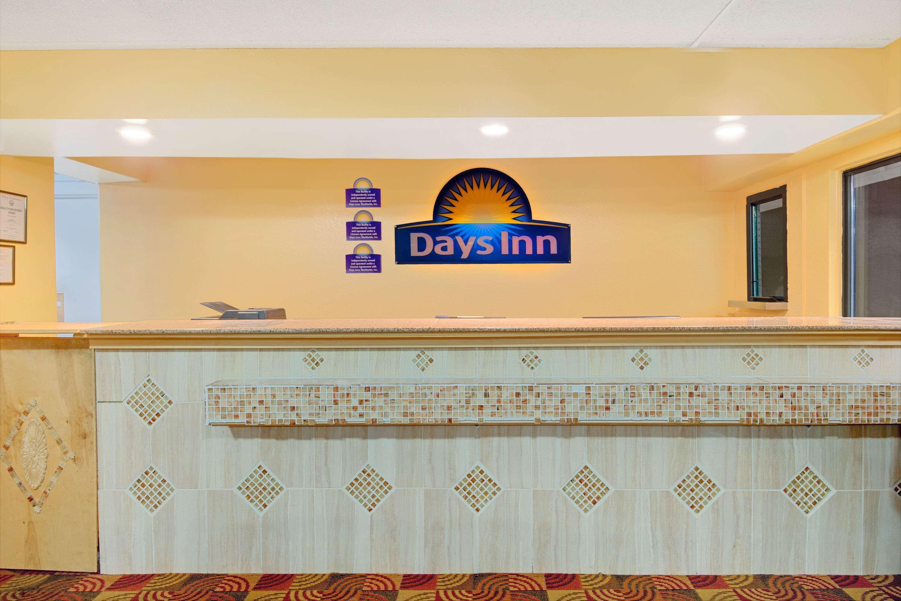 Days Inn By Wyndham Independence Extérieur photo