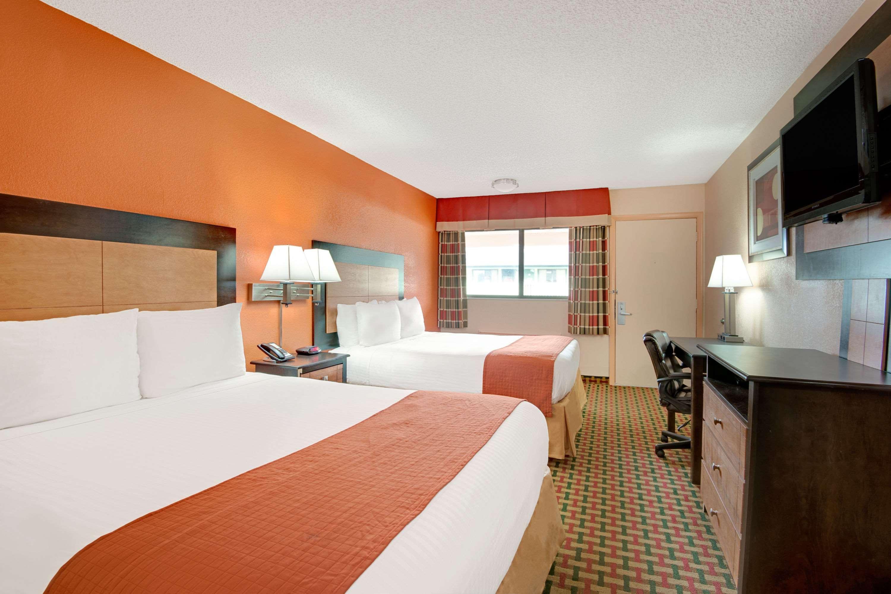 Days Inn By Wyndham Independence Extérieur photo