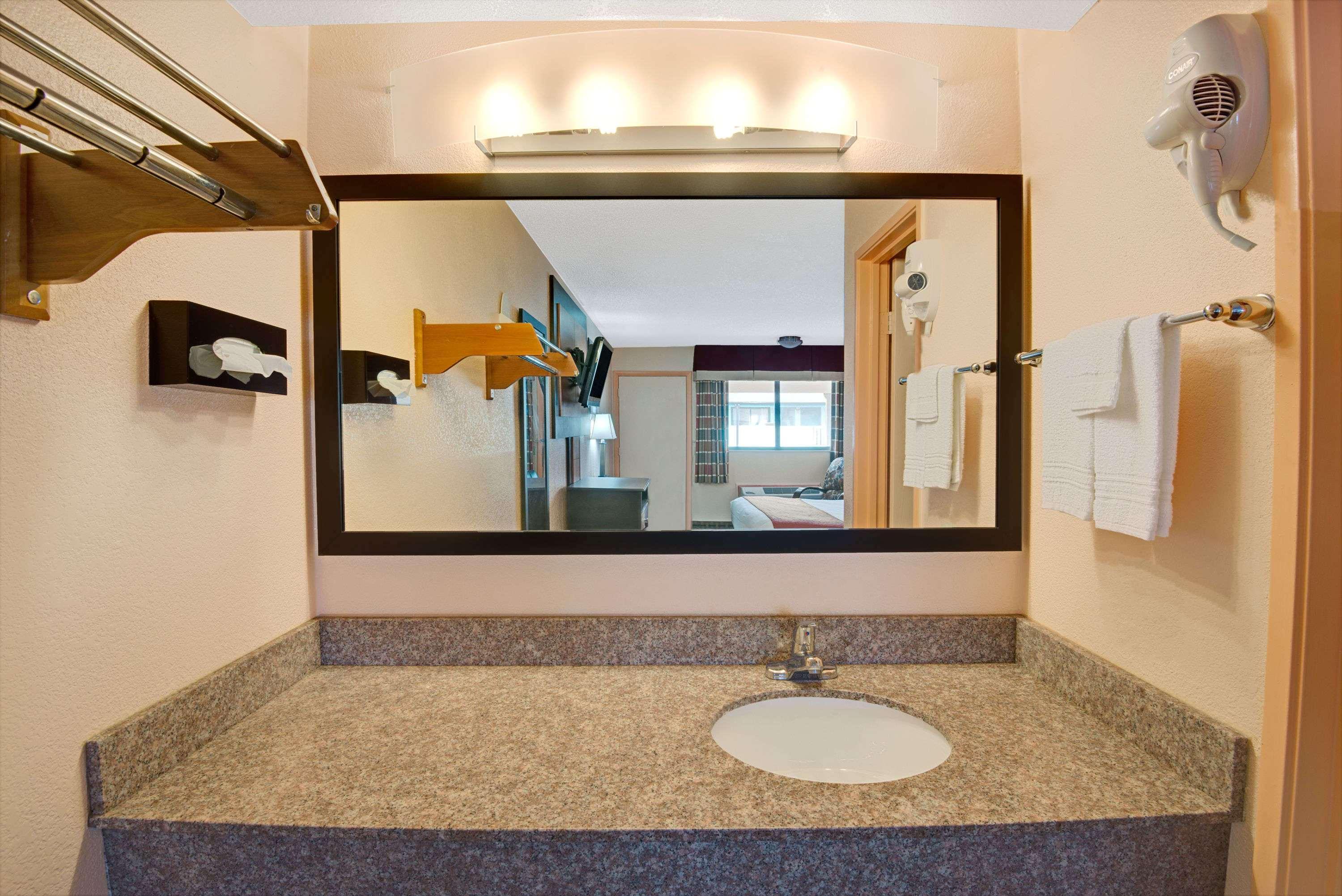 Days Inn By Wyndham Independence Extérieur photo