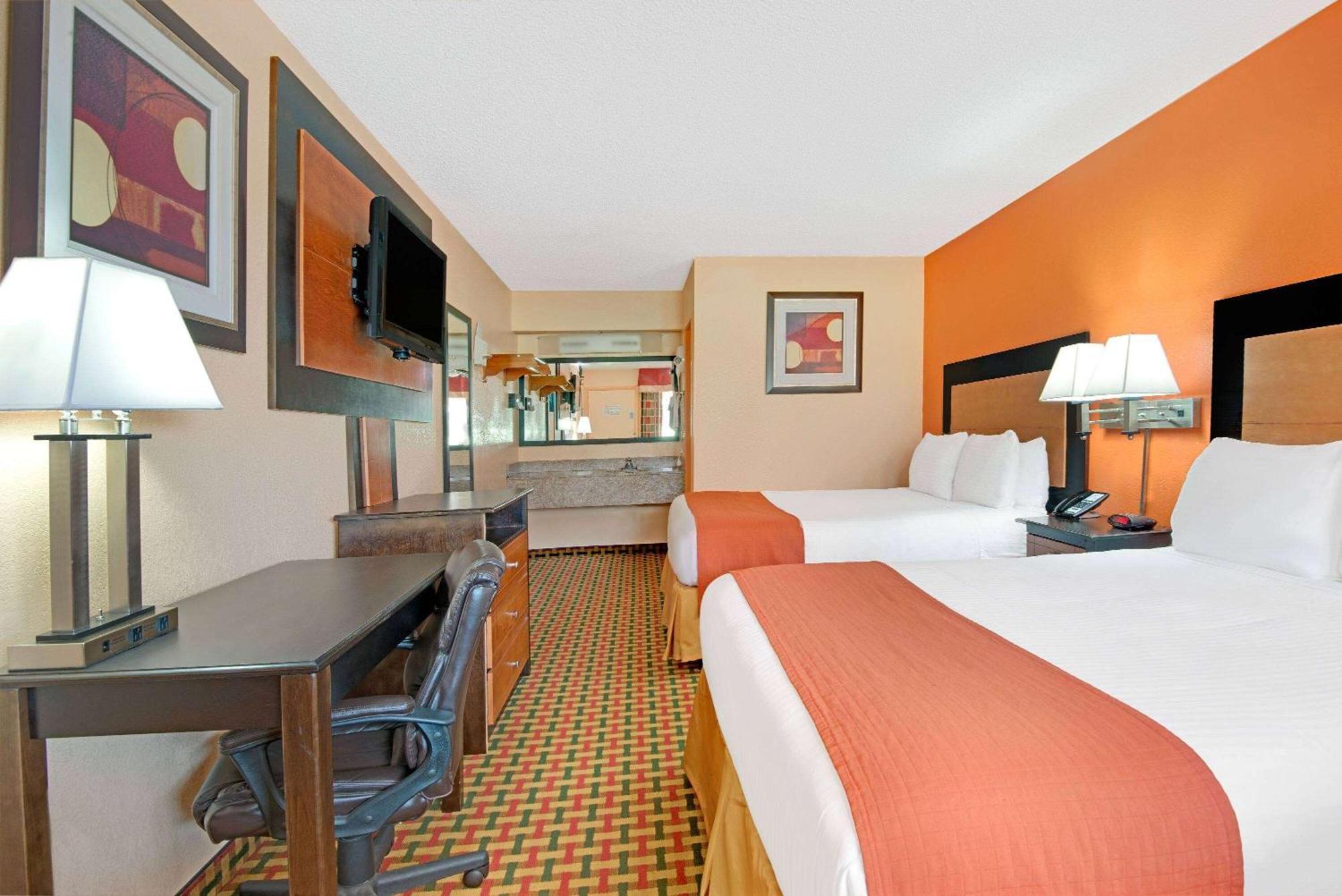 Days Inn By Wyndham Independence Extérieur photo
