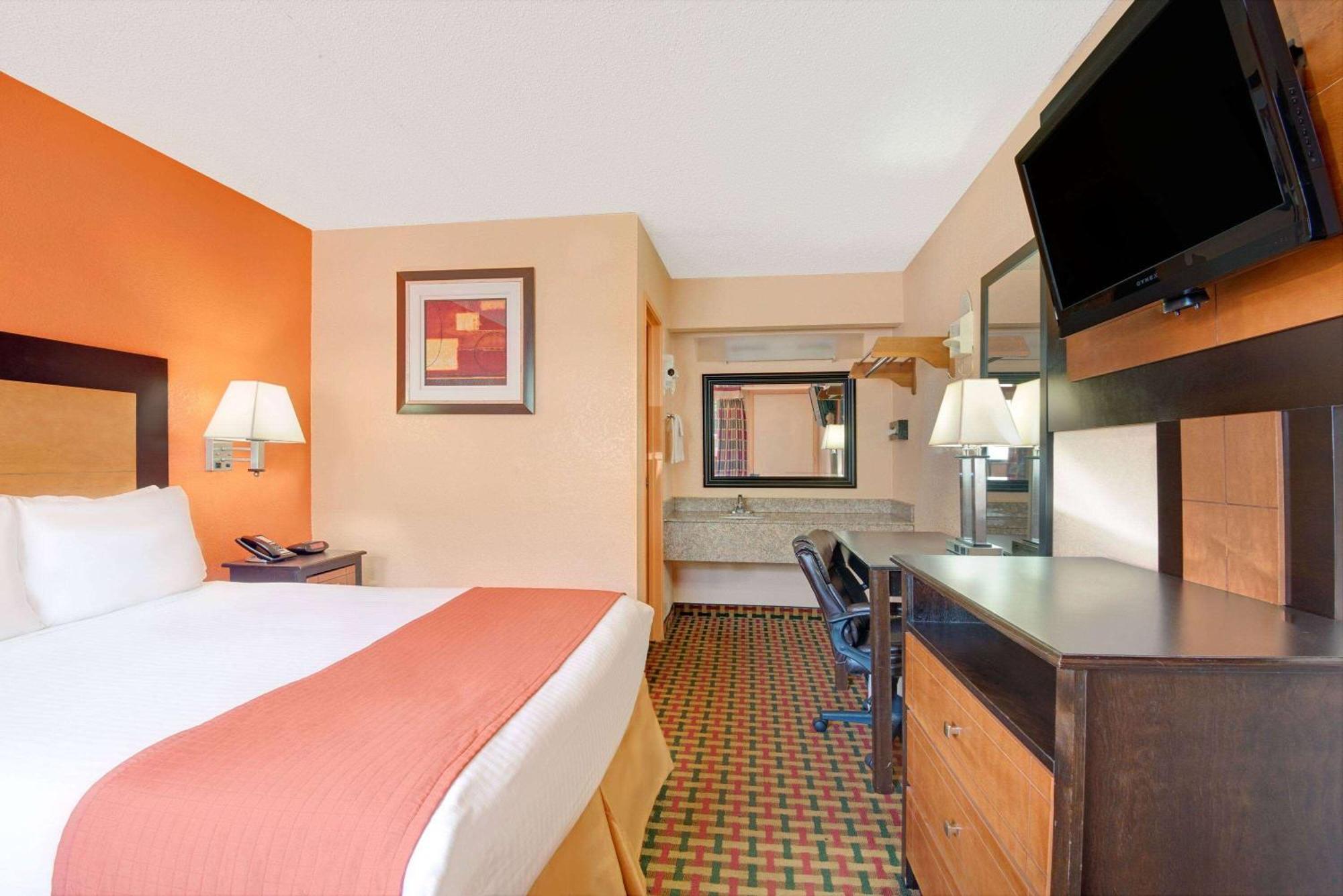 Days Inn By Wyndham Independence Extérieur photo