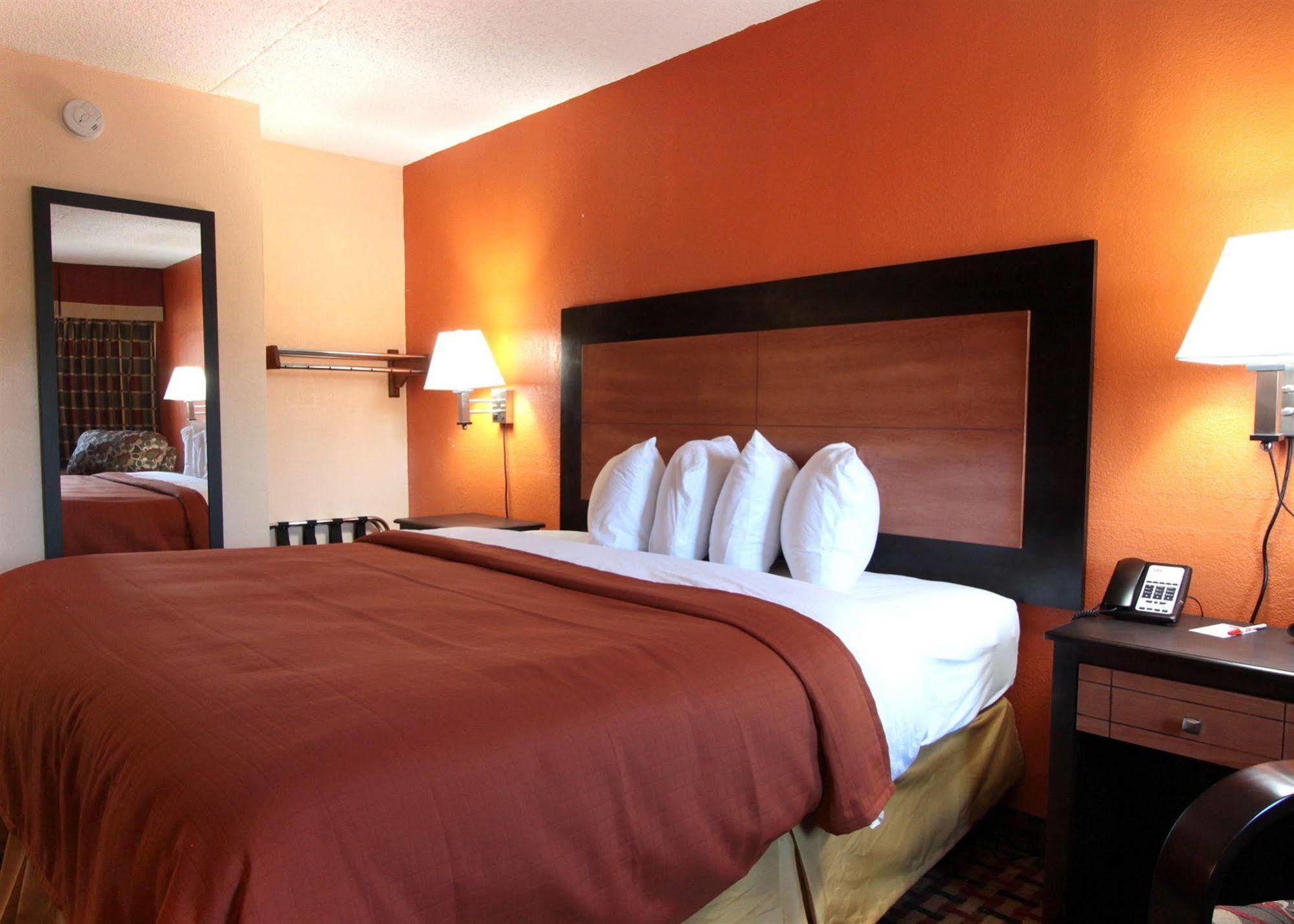 Days Inn By Wyndham Independence Extérieur photo