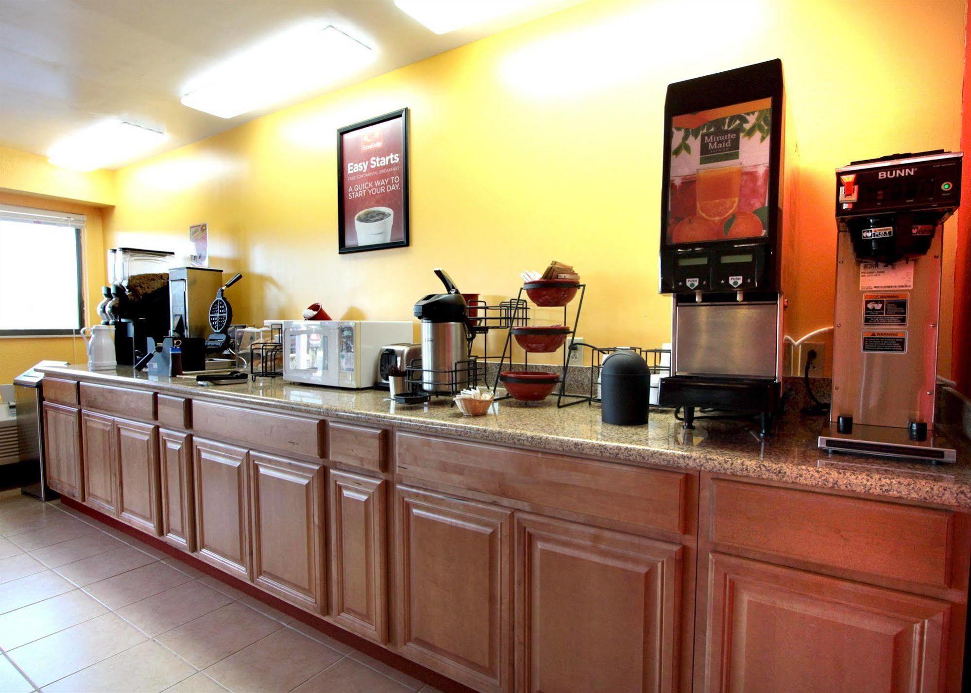 Days Inn By Wyndham Independence Restaurant photo