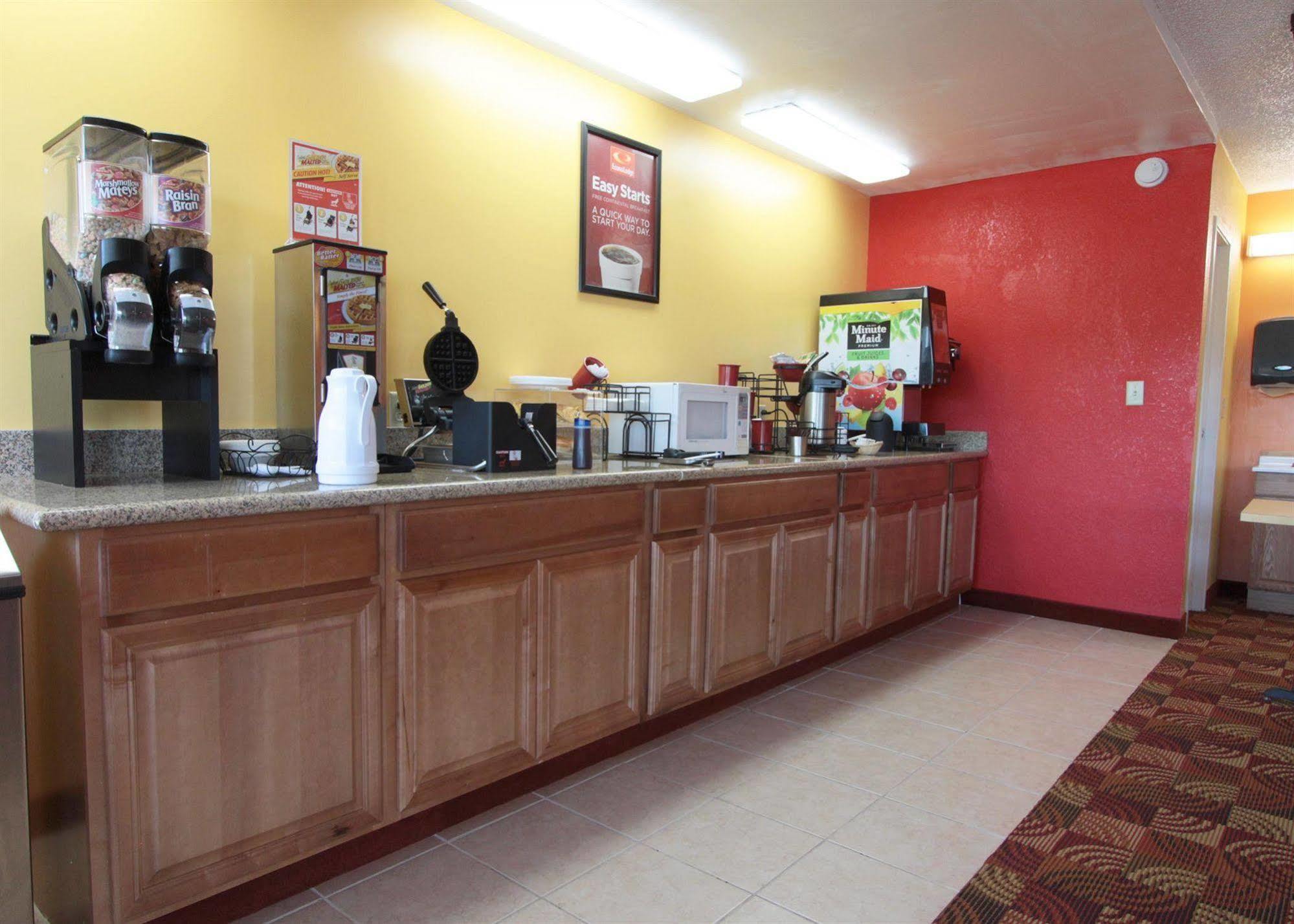 Days Inn By Wyndham Independence Extérieur photo
